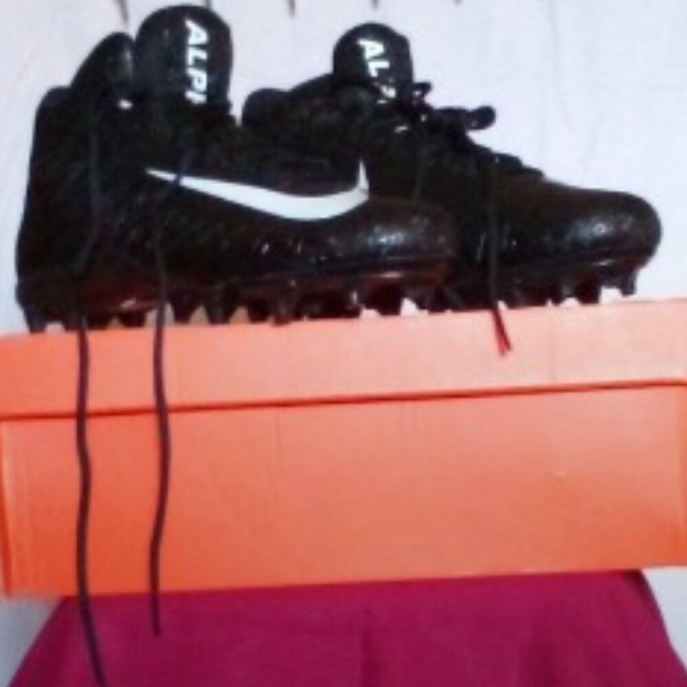 *NEW* Nike Alpha Menace Varsity MID size 16